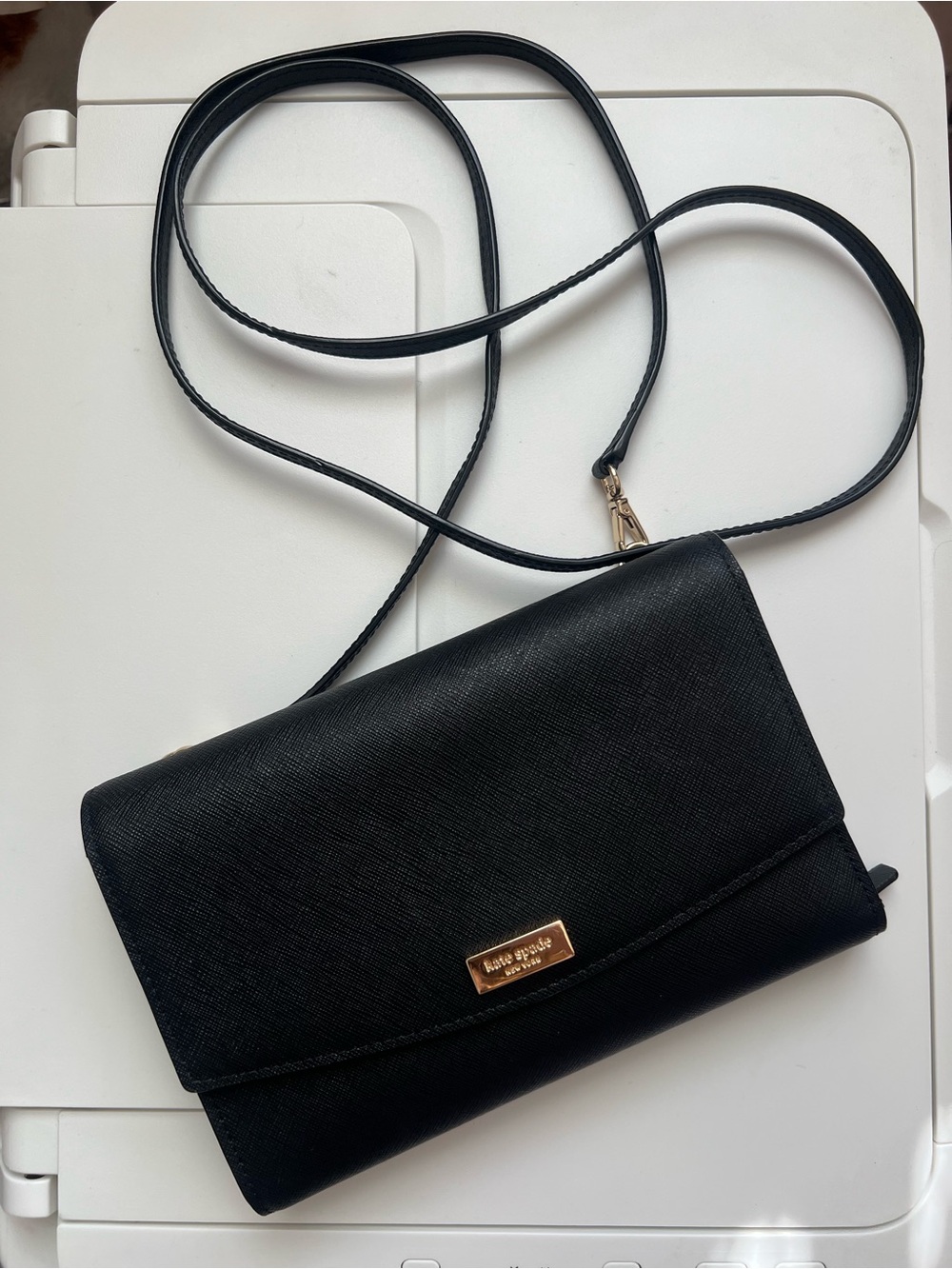 Kate Spade Laurel Way Winni Crossbody Clutch Wallet Organizer Purse Bag in Black